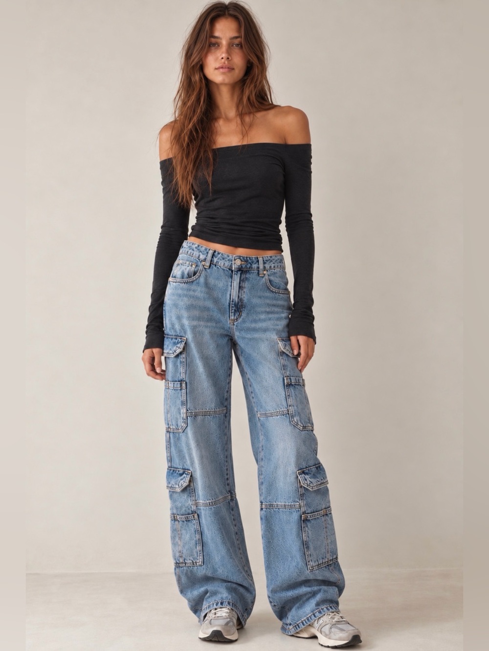 Garage NWT Light Wash Wide Leg Cargo Jeans Size 7 / 28